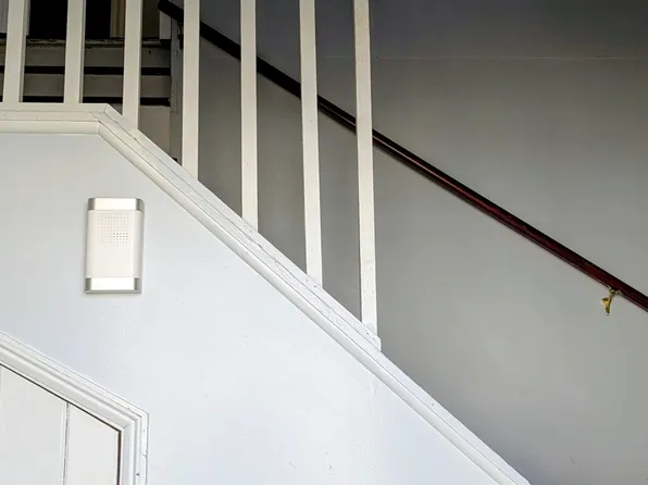 (undisclosed Address), Lynn, MA 01902