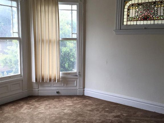 4th image of 505 Oak St
