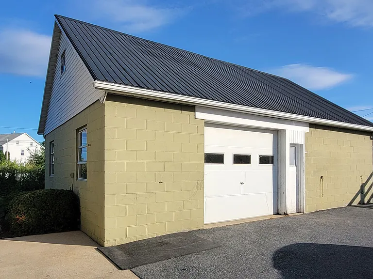 331 Newport Rd — Photo 27