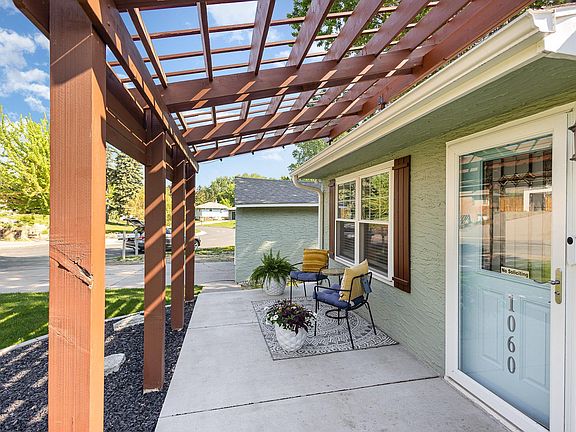 3rd image of 1060 Esther Ln