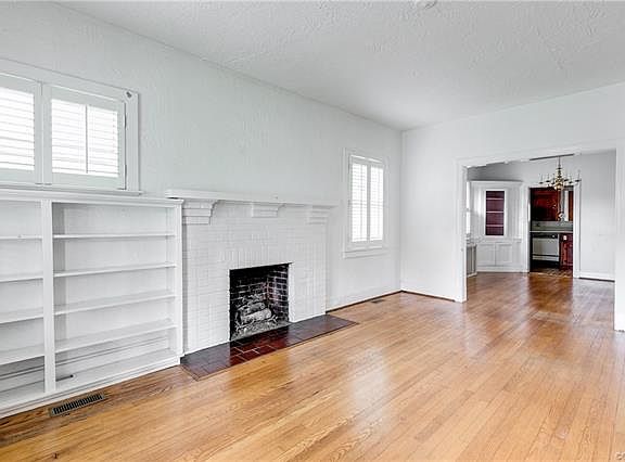 4th image of 1209 Warren Ave