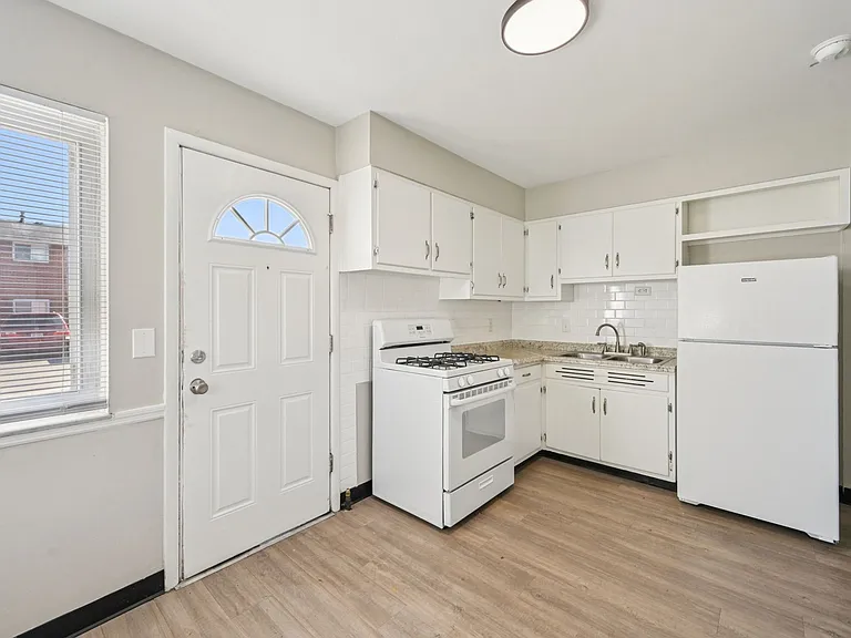 Worthington Court II — Photo 21