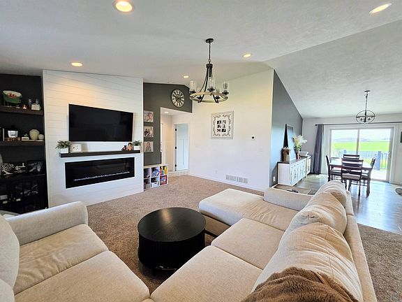 4th image of 1307 Providence Pl SE