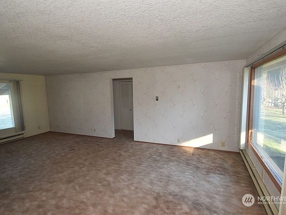 4th image of 6604 19th Avenue NE