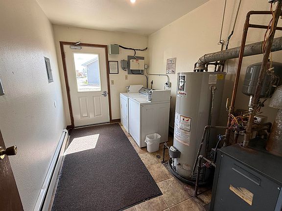 5th image of 608 18th Ave SE
