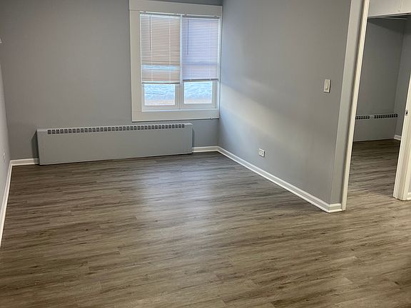 4th image of 392 Executive Dr #104