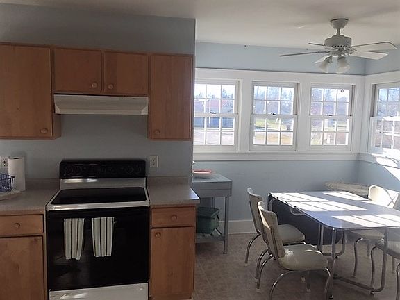 2nd image of 611 W University Ave