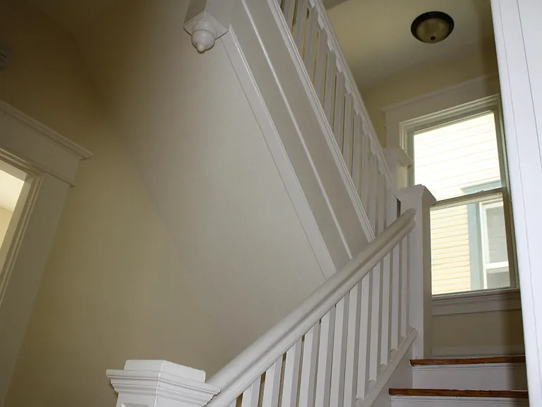 2394 Summit St — Photo 5