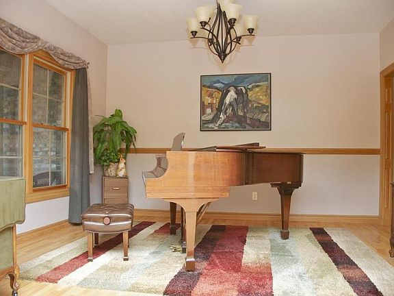 3rd image of 22288 Canyon River Dr