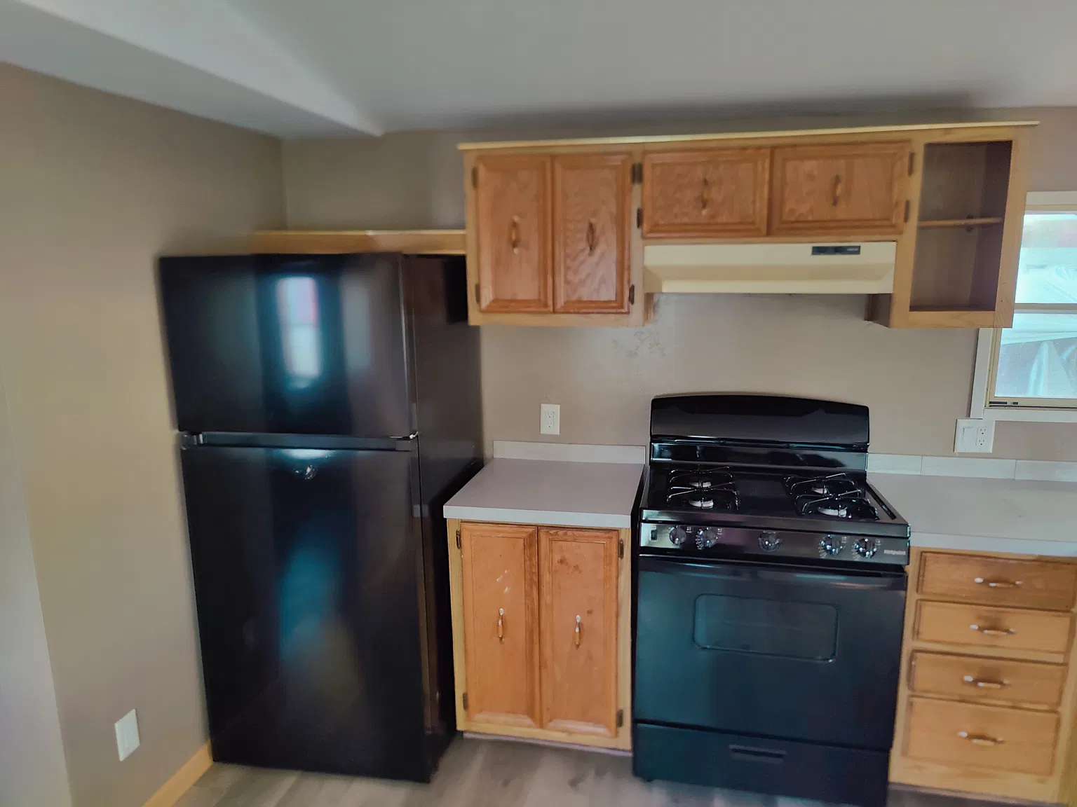 3 bed, 1280 sqft, $900 — Photo 1
