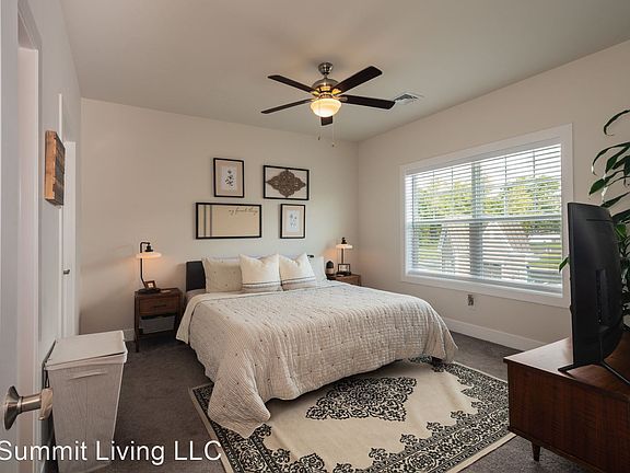 4th image of 755 Summit Dr #6438794