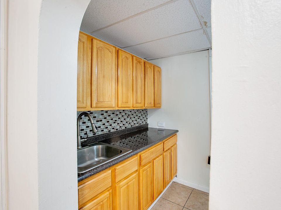 Kitchen includes stove and Fridge