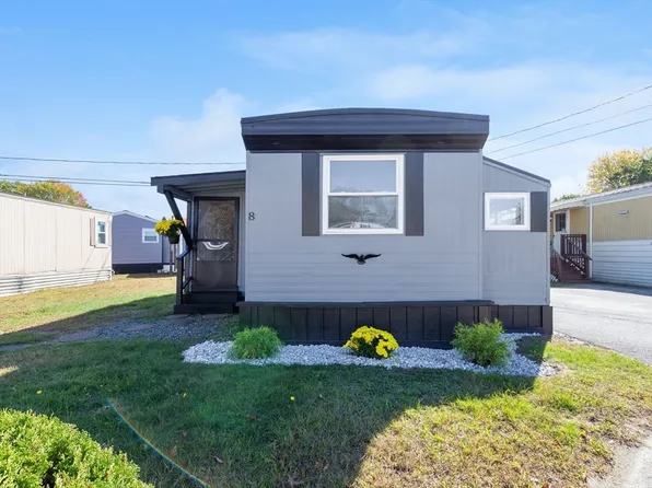 8 Gerald Dr, Middleboro, MA 02346