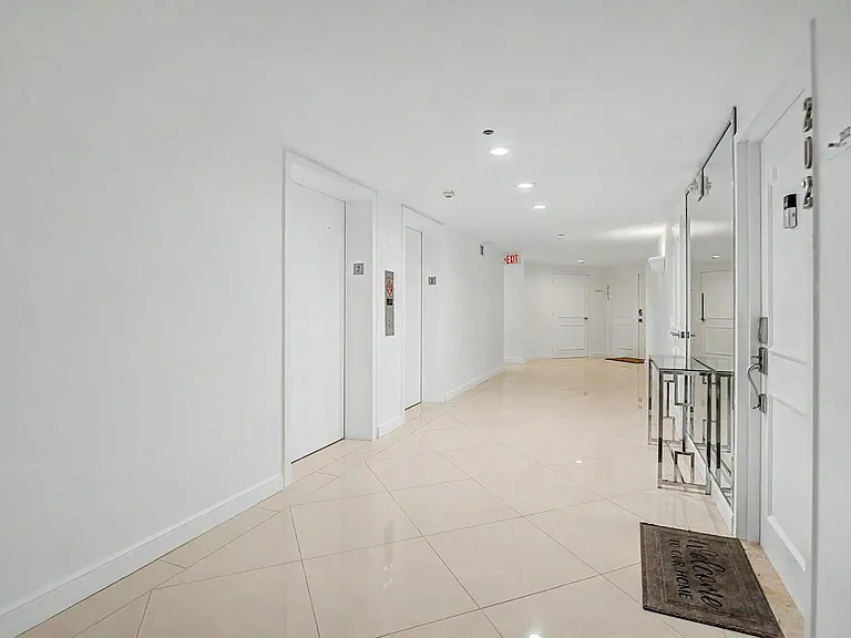 4201 N Ocean Blvd #203 — Photo 2