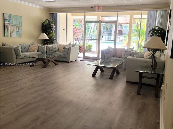 4th image of 13100 SW 92nd Ave APT A-305