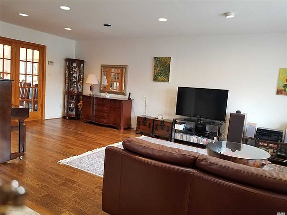 3rd image of 240-20 67th Ave
