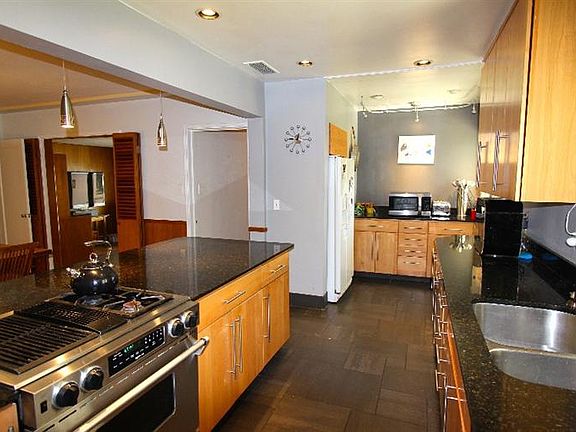 2nd image of 4510 N Del Mar Ave