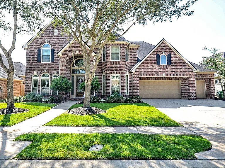 2239 Monarch Terrace Dr — Photo 2