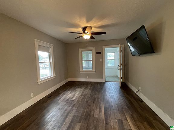 4th image of 4714 Myers Ave