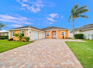 488 NW Sunflower Pl, Jensen Beach, FL 34957
