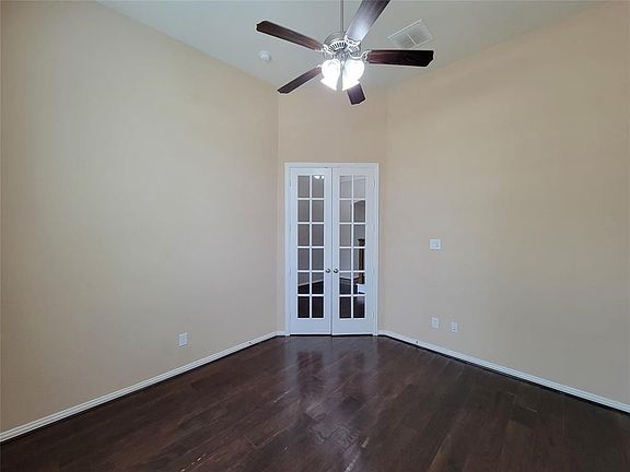 5th image of 21010 Shelbyville Dr