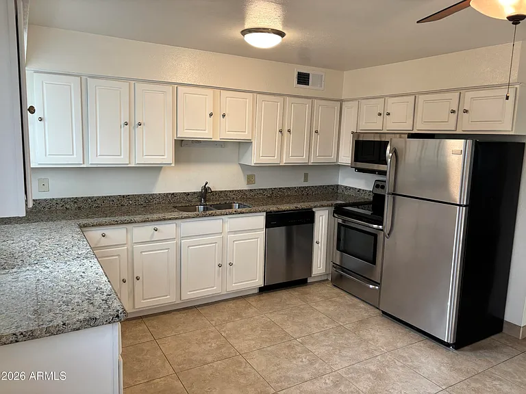 4111 E Camelback Rd #17 — Photo 3