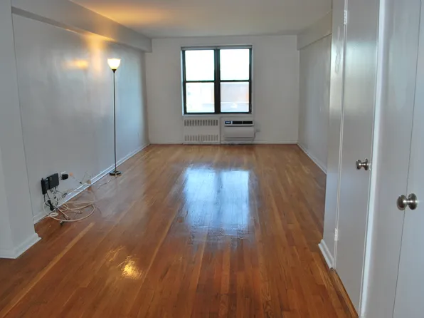 65-15 38th Avenue image 4 of 13