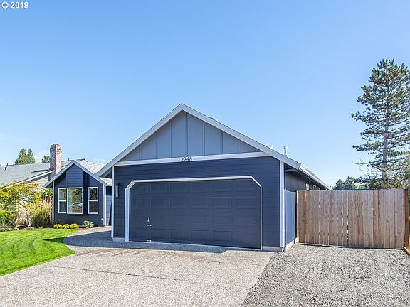 3rd image of 2248 SE 74th Ave