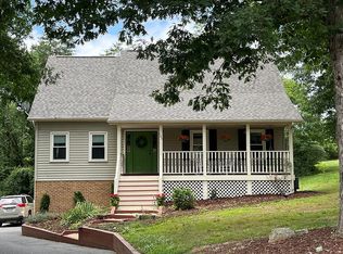 160 Lake Holiday Rd, Cross Junction, VA 22625