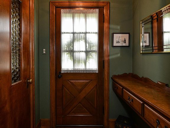 4th image of 1500 Greenview Dr