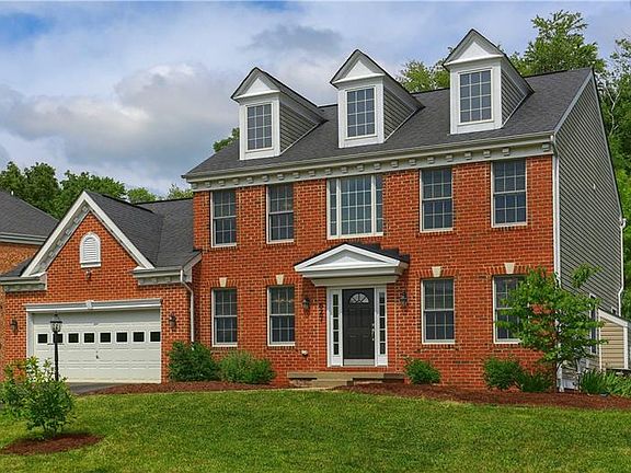 2nd image of 627 Quincy Ln