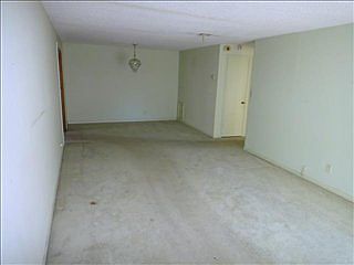 4th image of 710 W Wood St