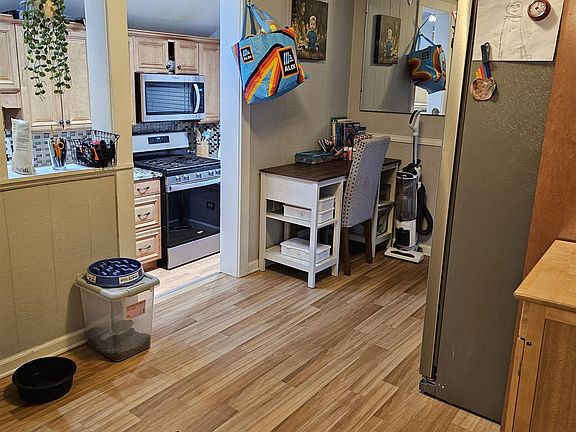 4th image of 216 Marlin Rd