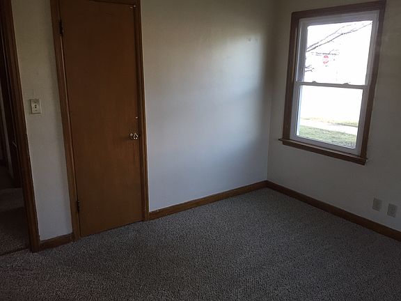 5th image of 3838 W Capitol Dr APT 1