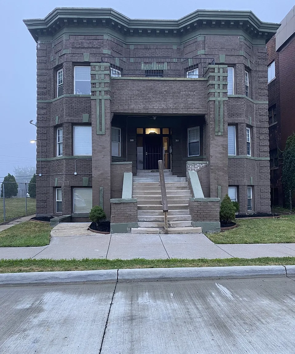 Edsel Ford Apartments — Photo 1