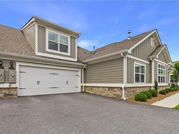 3rd image of 903 Lexington Green Pnes