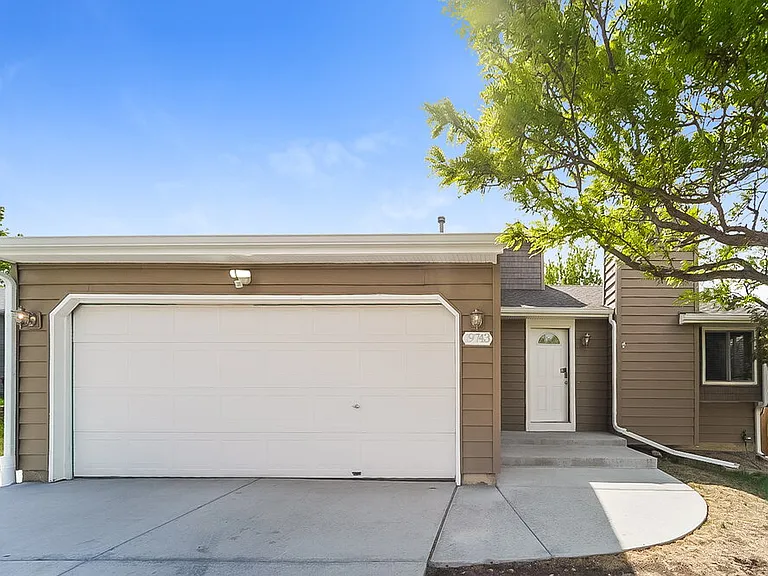 19743 E Wagontrail Dr — Photo 1