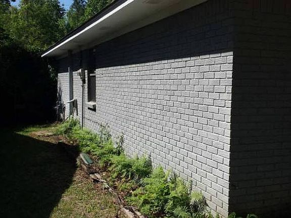 5th image of 2345 Forest Park Dr