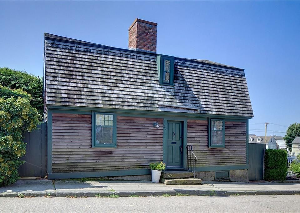 1st image of 27 William St