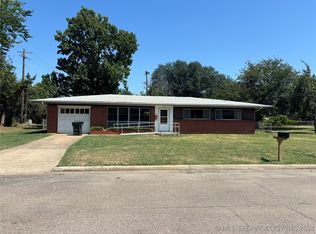 1422 Waco St, Durant, OK 74701