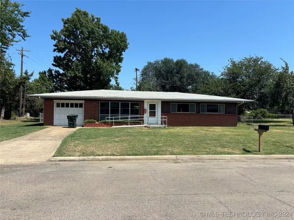 1422 Waco St, Durant, OK 74701