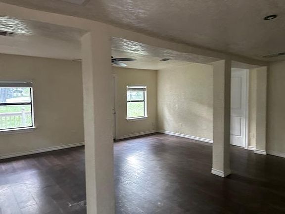 5th image of 129 New York Ave