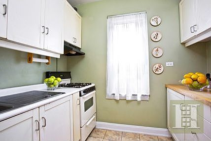4th image of 29 W 64th St APT 5C