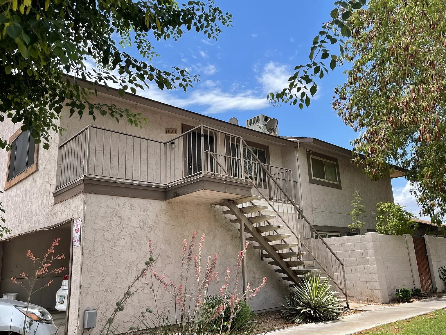 2 bed, 936 sqft, $1,475 — Photo 1