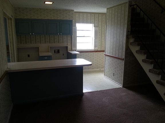4th image of 1718 Fort Worth St