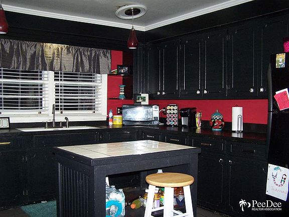 5th image of 512 W Richardson Cir