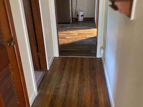 4th image of 5521 Eisenhower Dr