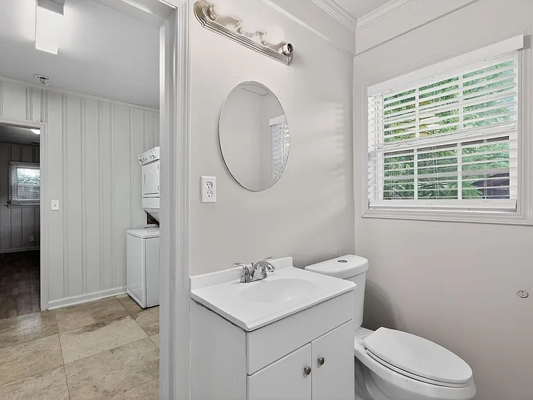 879 Sylvan Pl SW — Photo 17