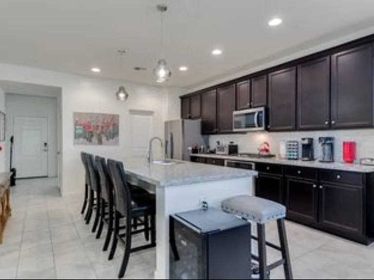 9817 W Southgate Ave — Photo 7