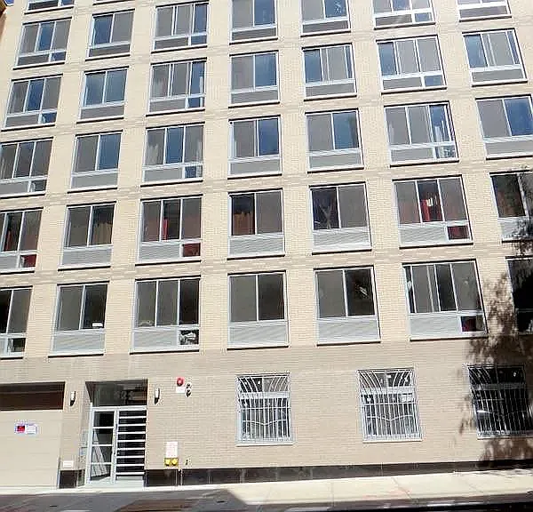 521 W 48th St #4F — Photo 6